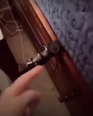 Что-то спрятано под кроватью