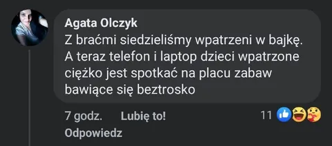 Dzieci wpatrzone w telefony