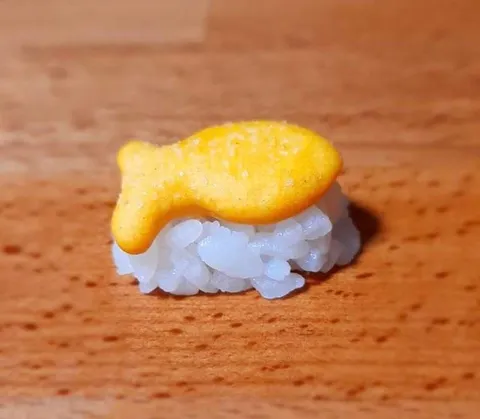 Суши с сырными чипсами