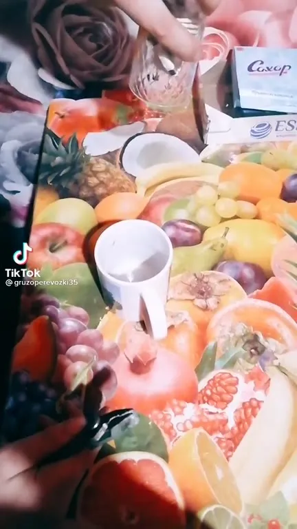 Чай с сахаром и странным прибором