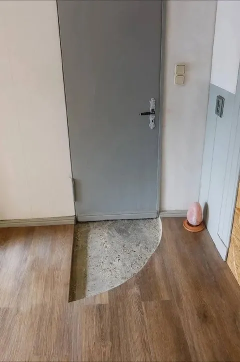 Коврик, который не дошёл до двери