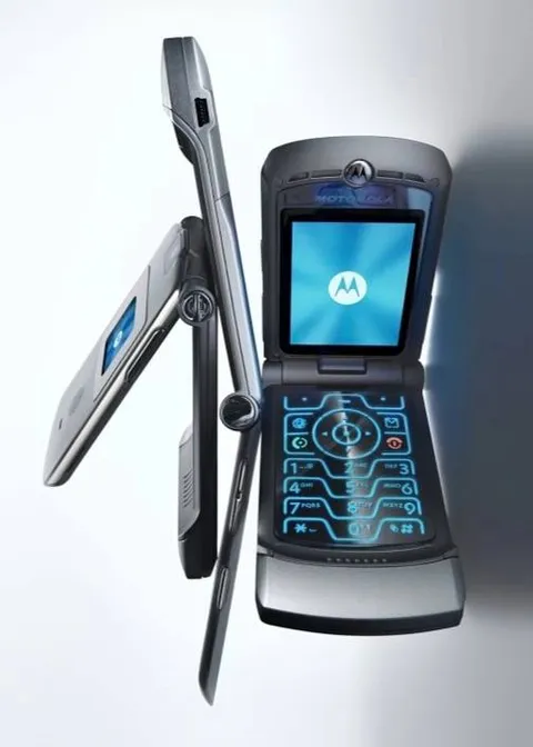 Ретро-телефон Motorola Razr
