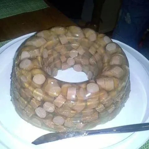 Салат из колбасы в желе
