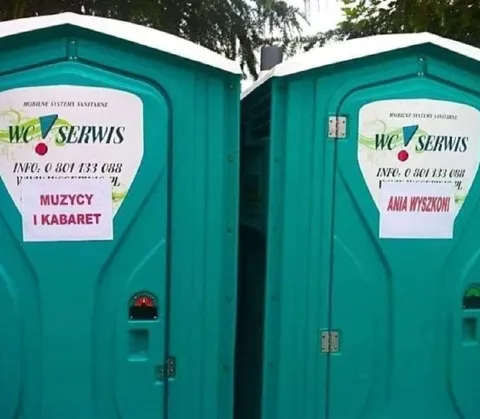 Музыканты и кабаре в туалете