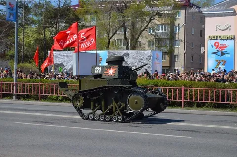 Всратый танк на параде