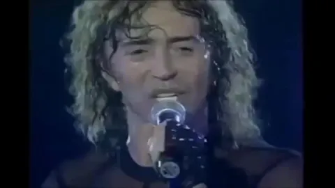 Леонтьев поёт «Кончайте, девочки»