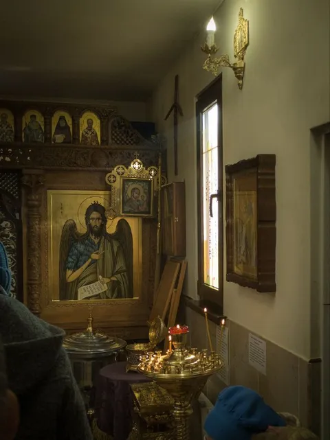 Чесночок пошел в церковь