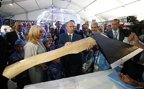 Путин и гигантский карандаш