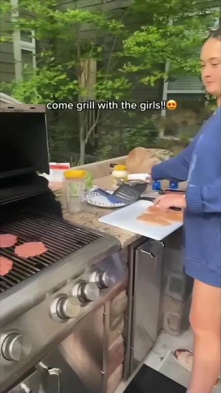 Come Grill With the Girls