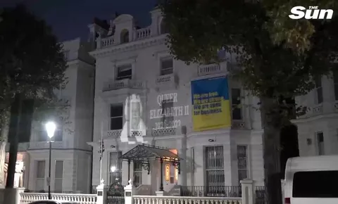 Queer Elizabeth II Projection