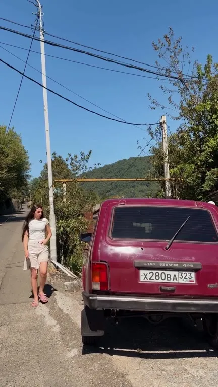 Девушка увидела Ниву и офигела