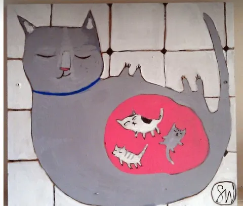 Беременная кошка с котятами