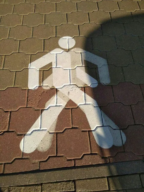 Тень превращает человека в супергероя