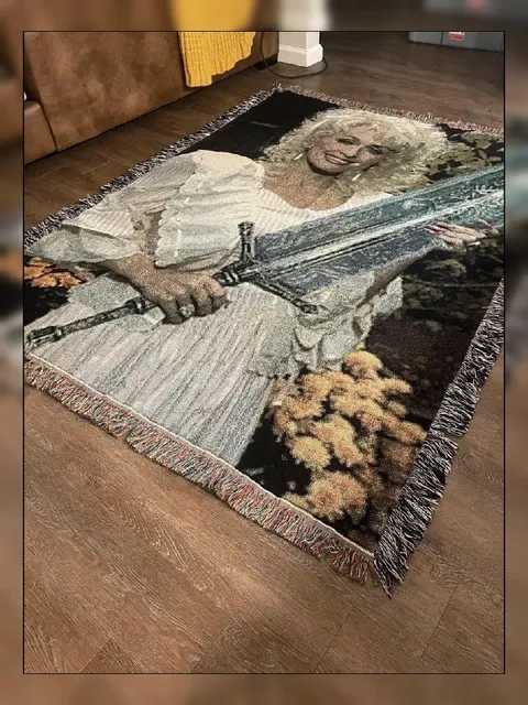 Ковёр с девушкой и гитарой