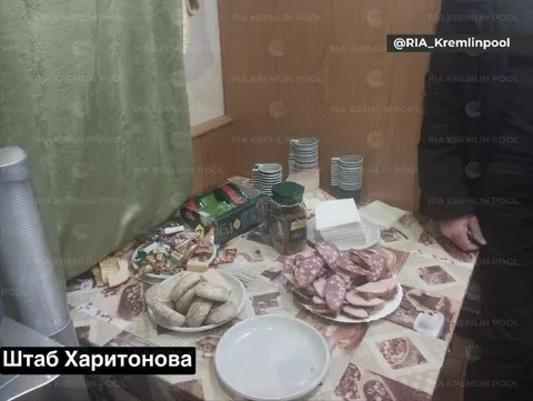 Штаб Харитонова с закусками