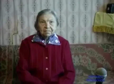 Бабушка даёт интервью