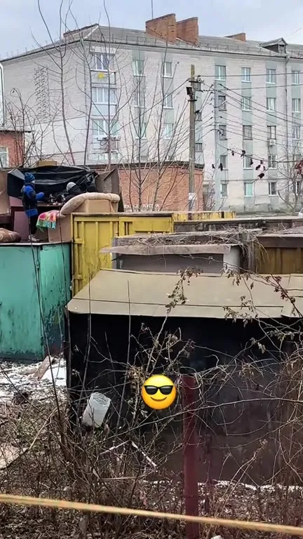 Дворовая вечеринка на гаражах