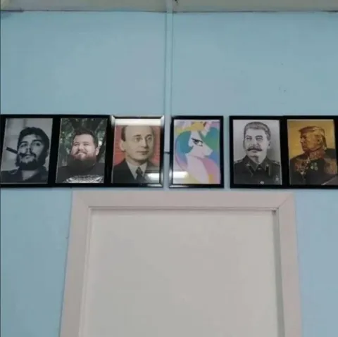 Странная галерея портретов