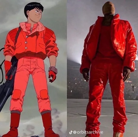 Красный костюм из аниме и реальности