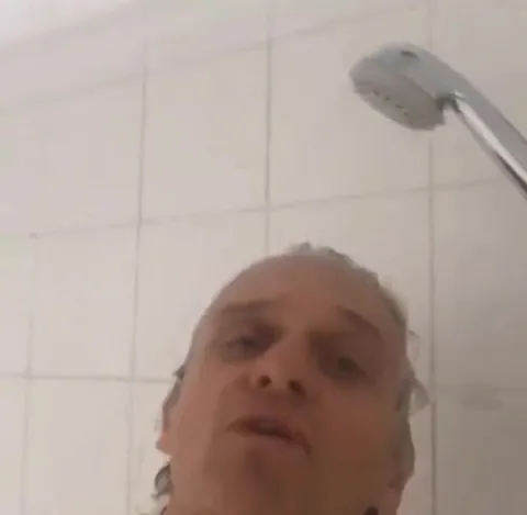 Лабутены в душе