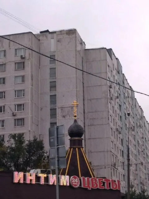 Интимные цветы среди панелек