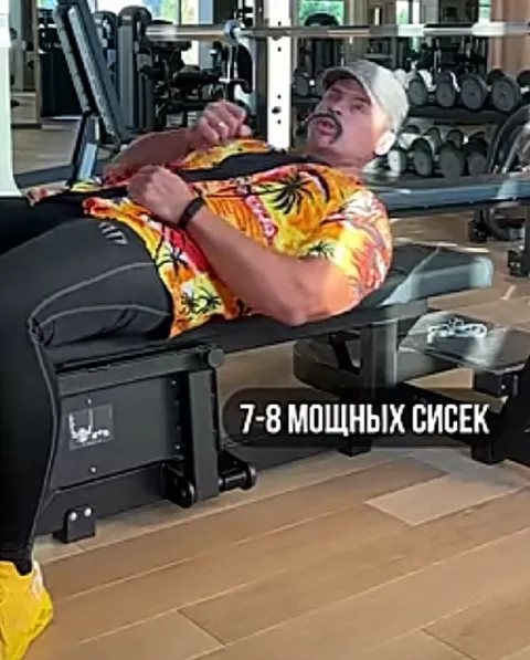 7-8 мощных сисек в зале