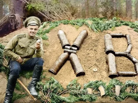 Солдат пишет «ХЗ»