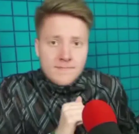 Я час залипаю на танцующего зомби