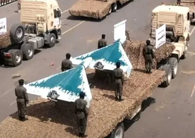 Парад замаскированных машин
