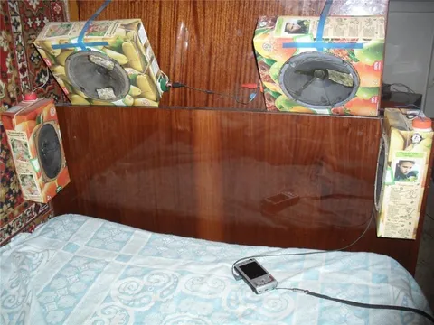 Колонки из коробок сока