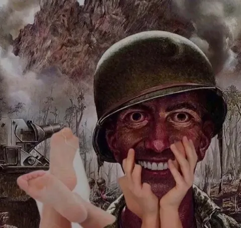 Солдат с безумной улыбкой