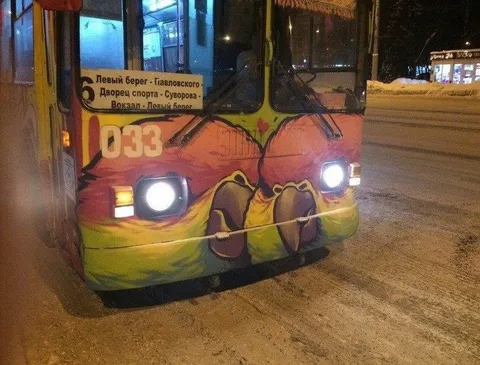 Автобус с лицом