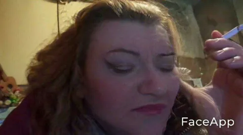 Женщина с фильтром FaceApp