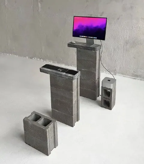 Компьютерный стол из шлакоблоков