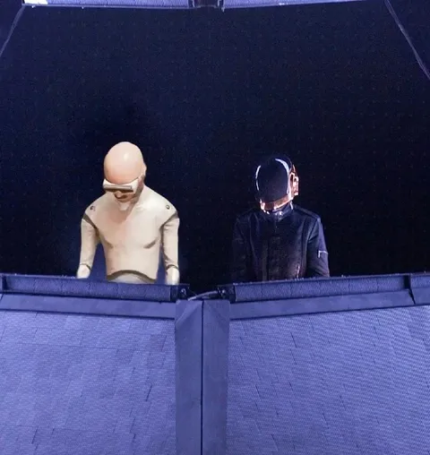 Daft Punk за пультами