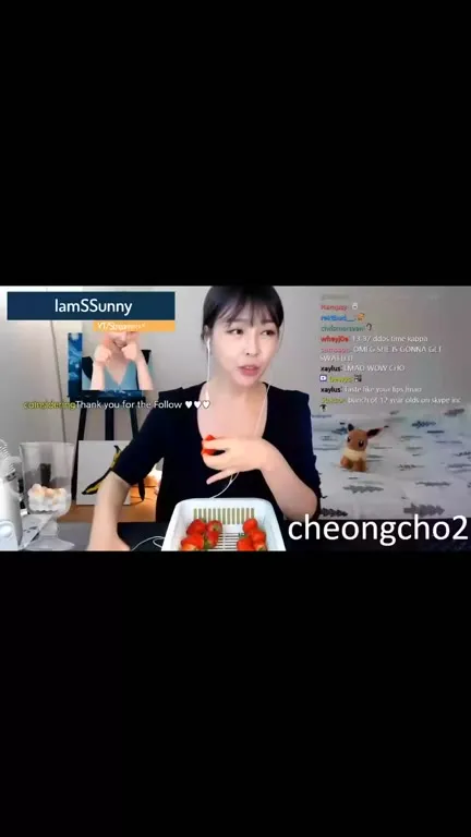 Streamer Keeps Eating Strawberries