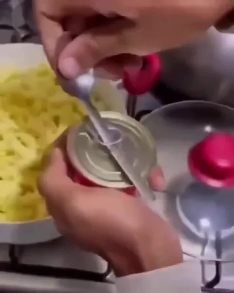 Странное открытие консервной банки