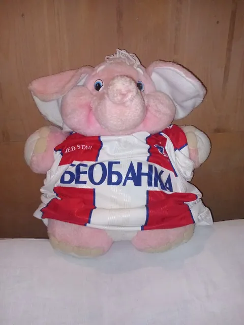Слоняра в форме Црвены звезды