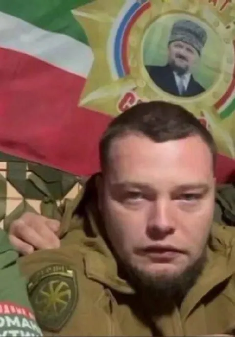 Суровый взгляд на камеру