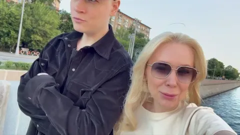 Бабушка разбушевалась на прогулке