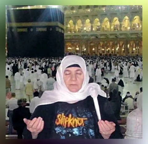 Slipknot at the Kaaba