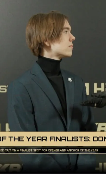 Awards Show Side Profile Reaction