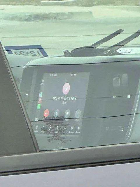 Do Not Text Her Dashboard