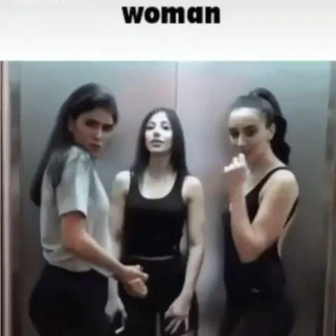 Woman Elevator Turns Into Wrestling