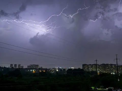 Грозовая ночь над городом