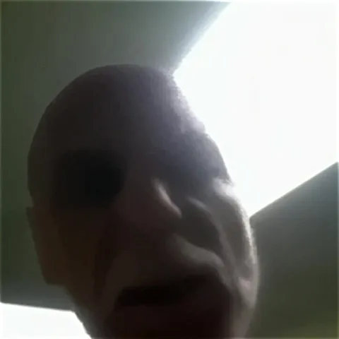 Мужчина под жёсткий бит