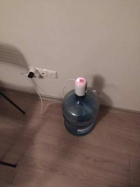 Заряжаем воду от розетки