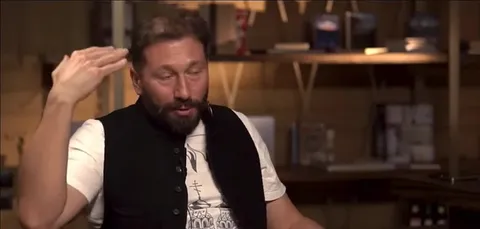 Странный разговор за столом