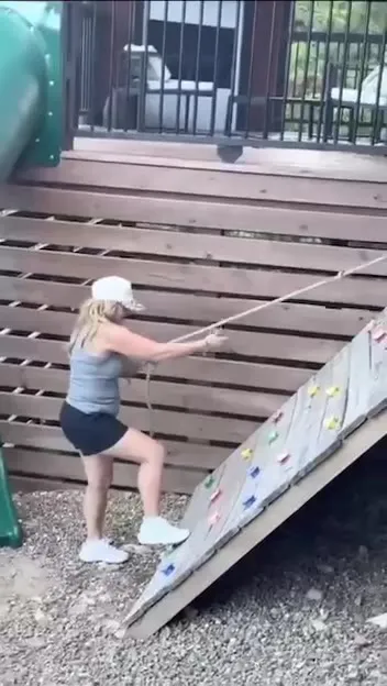 Неудачный подъём по стене