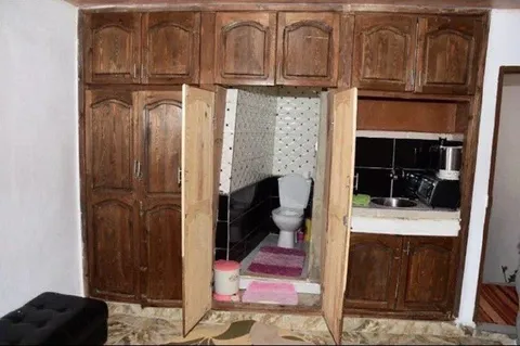 Туалет прямо на кухне